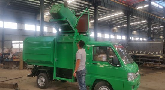 楚勝牌福田時(shí)代最小自裝卸式垃圾車