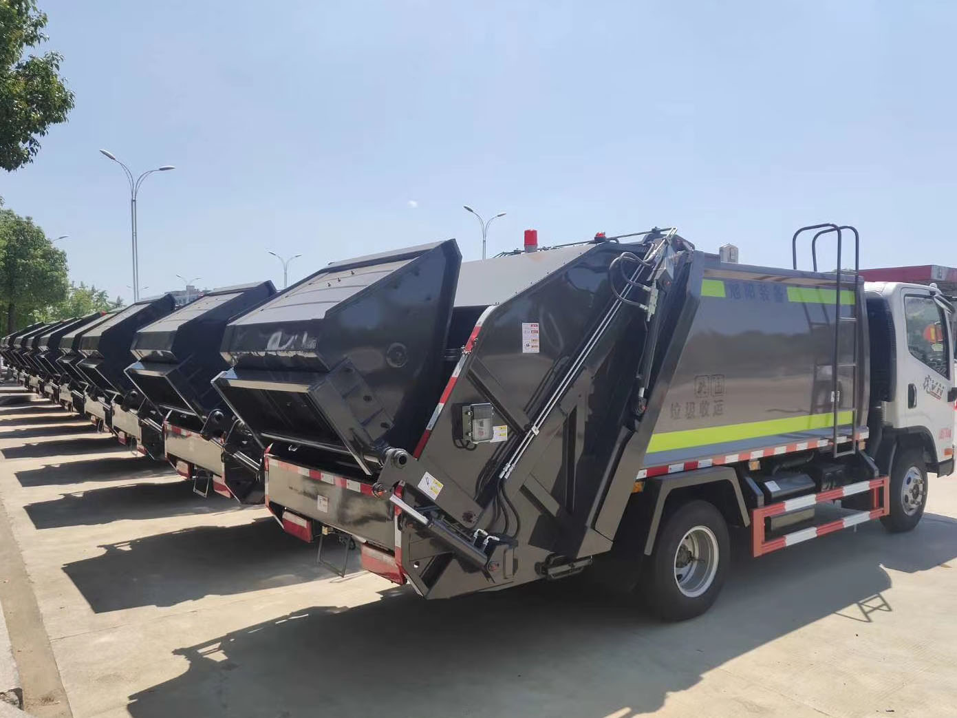 解放6方壓縮式垃圾車(chē)