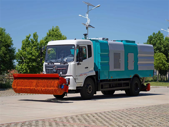 天錦后置滾掃吸塵車