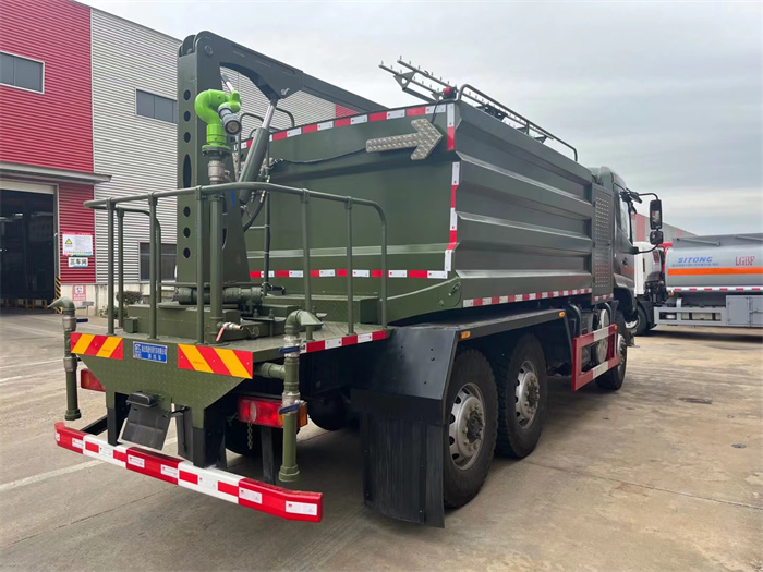 東風(fēng)天錦光伏板、鐵路清洗車