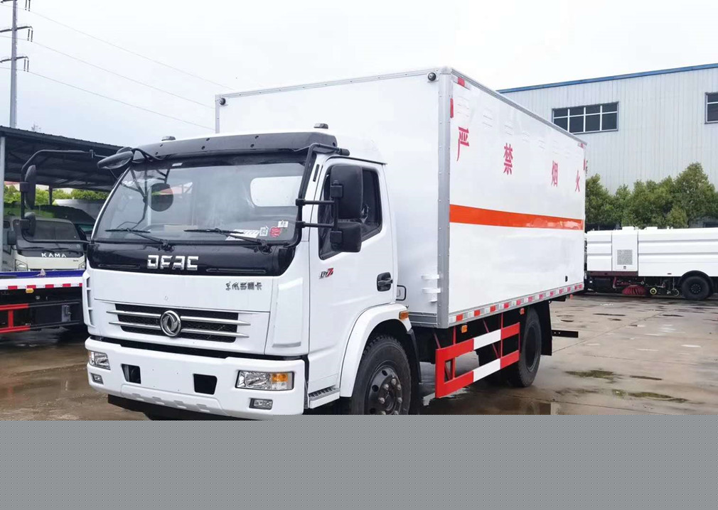 東風多利卡5米1氣瓶廂式車