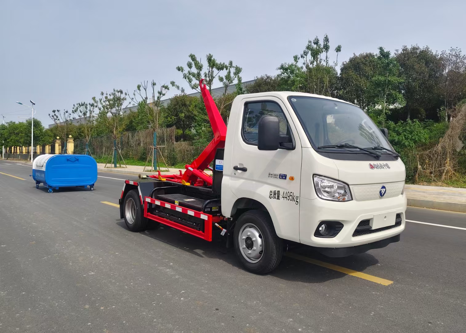 福田純電動垃圾車